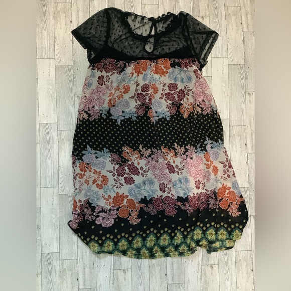 Cute flows floral dress - Picture 2 of 3